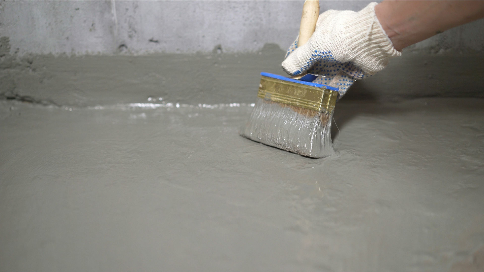 chống thấm bằng vật liệu gốc xi măng