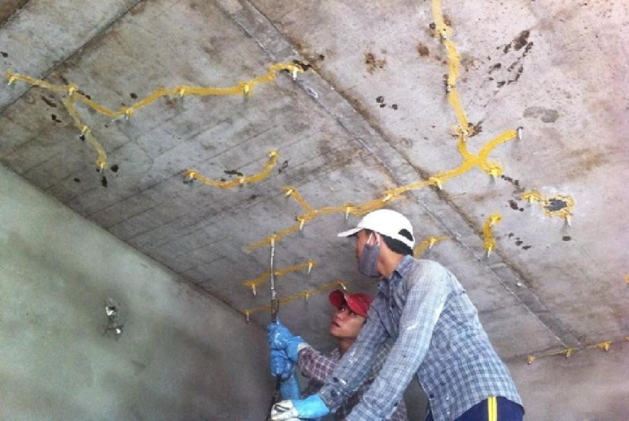 Cần chuẩn bị trước những gì khi thi công chống thấm thẩm thấu